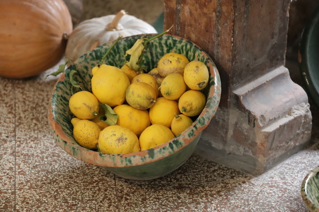Lire la suite à propos de l’article Chronique d&rsquo;une orange depuis la deuxième marche de l&rsquo;Avent