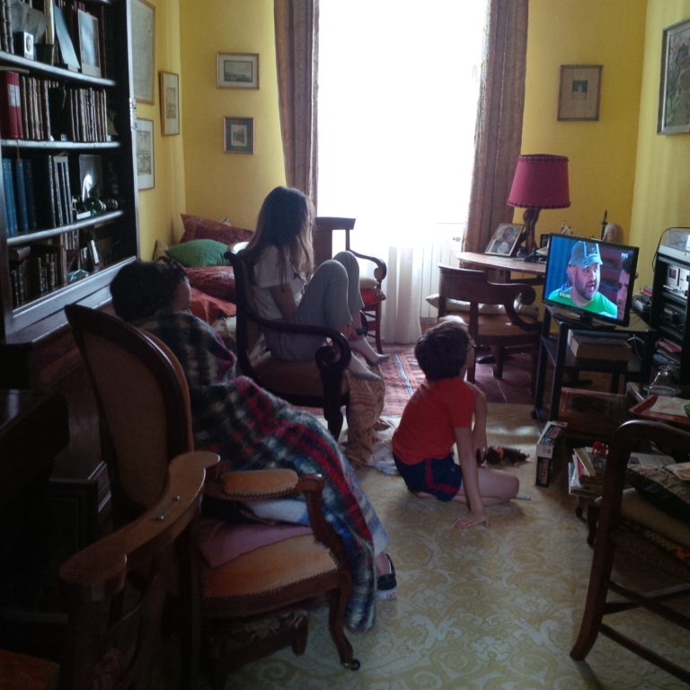 Lire la suite à propos de l’article Chronique télévisuelle (hommage rendu à notre père et au service public)